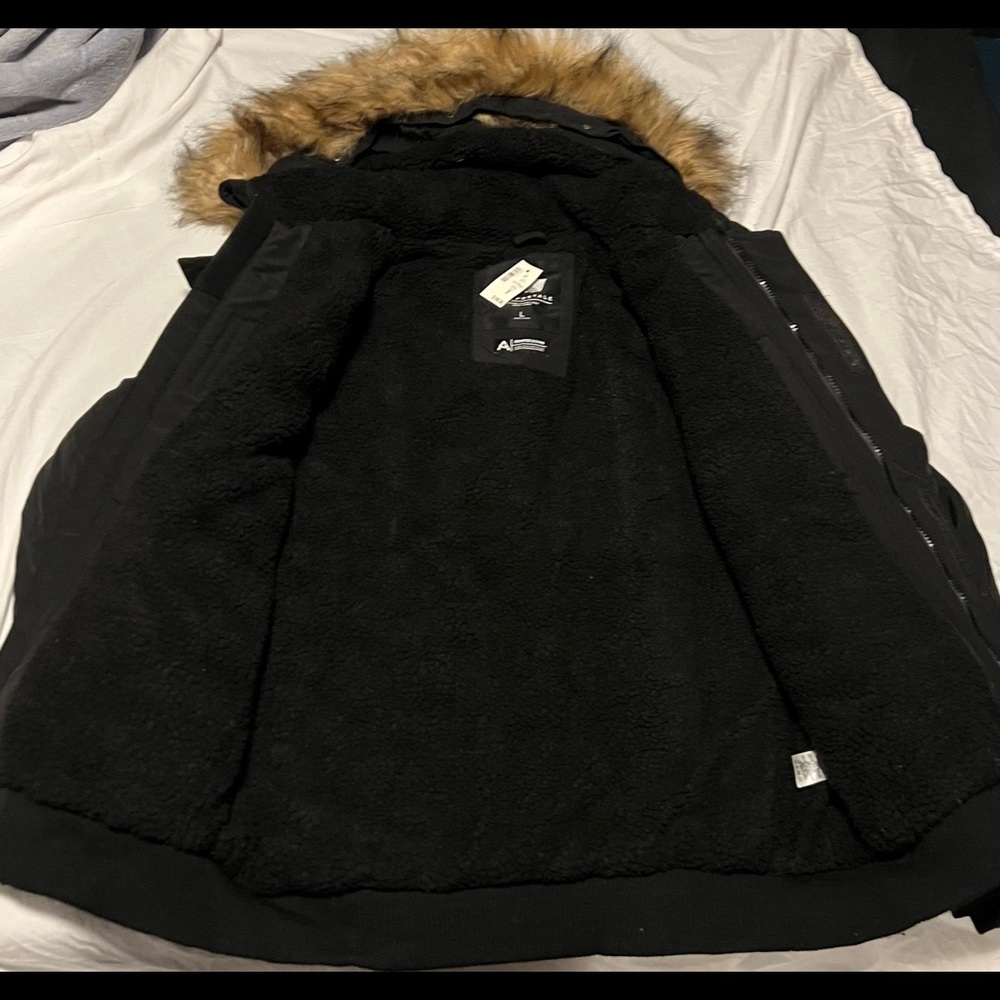 Brand new winter coat! Size large never worn!